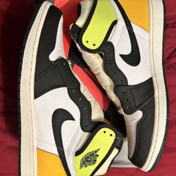 Nike Air Jordan Retro 1 - Volt - DS Size 13