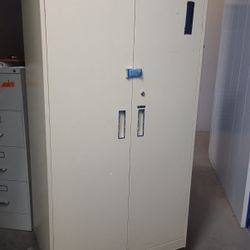 . Metal Storage Cabinet With 2 Keys Adjustable Shelves 