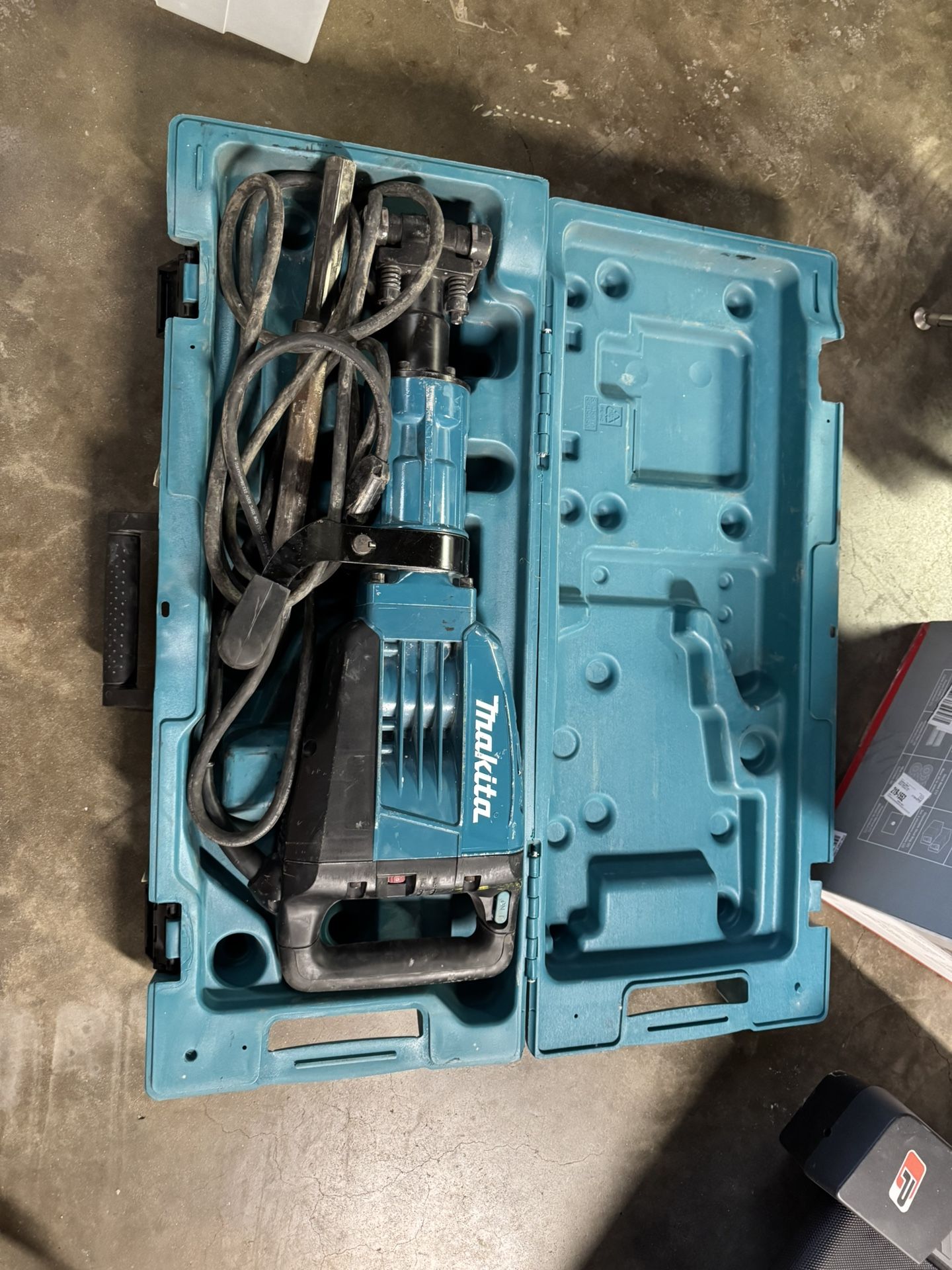 Makita Jackhammer Hammer HM1307CB