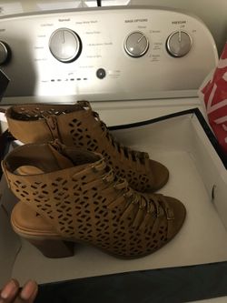 Sz 7 block heel booties brand new never worn!