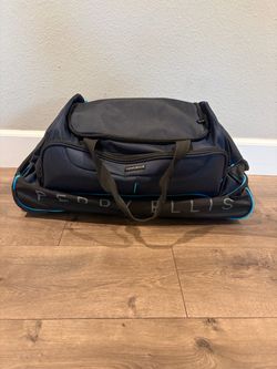 Perry Ellis Large Rolling Duffel Bag