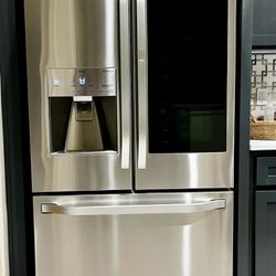 LG STUDIO 24 cu. ft. Smart wi-fi Enabled Counter-Depth Refrigerator with Craft Ice Maker
