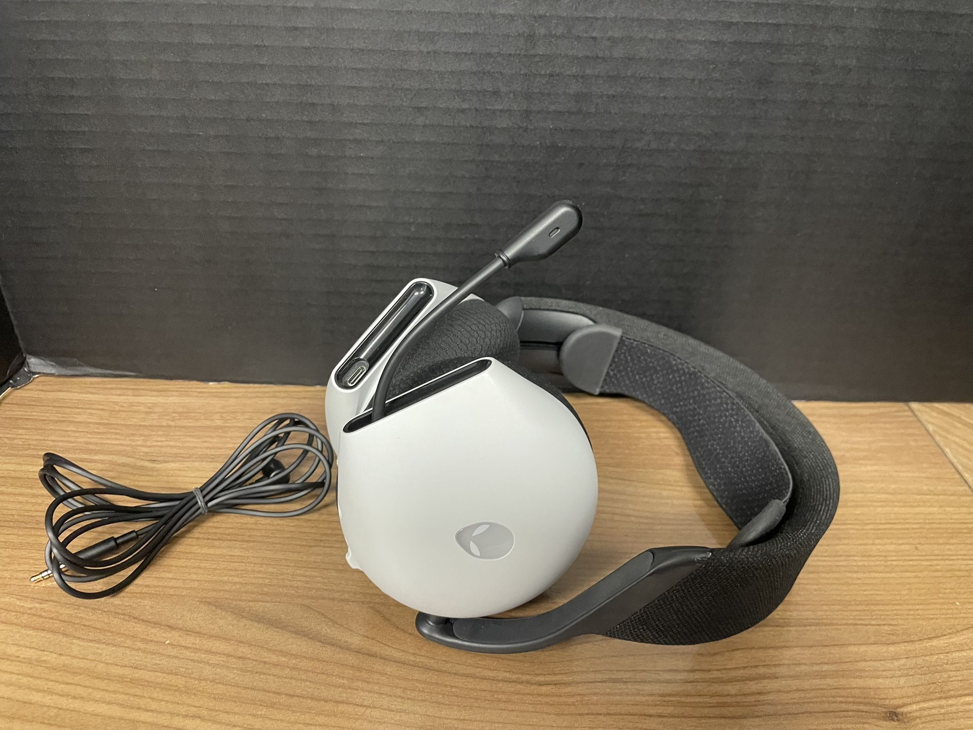 Alienware Wireless Gaming Headset no offers or trades please!!