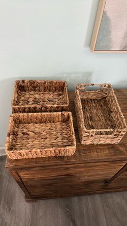 Free three wicker organizer baskets
