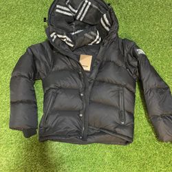 Burberry puffer 