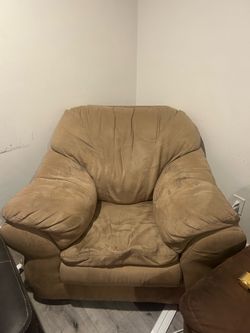 Brown Lounge Chair