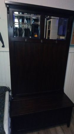 Entry tree bench