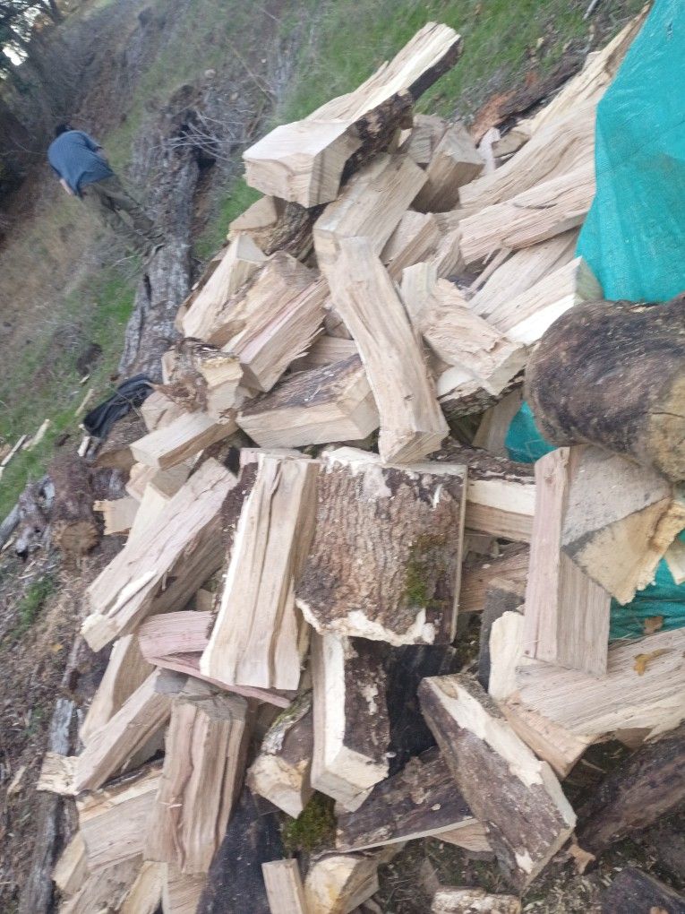 Seasoned oak For Sale! Full Cords/Half Cords