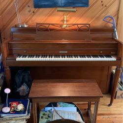 Baldwin Console Piano 42” 