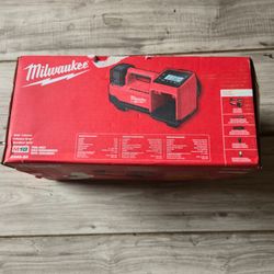 Milwaukee M18 Lithium-Ion Cordless Electric Portable Inflator (Tool-Only)