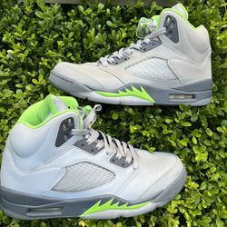 Size 8m 9.5w - Jordan 5 Retro Green Bean
