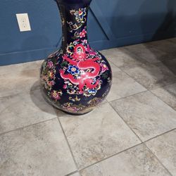 Porcelain Chinese Hand Painted Vase 