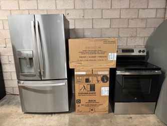 BEAUTIFUL GE  STAINLESS STEEL KITCHEN APPLIANCE SET LIKE NEW