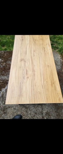 Lightweight metal table with wood top