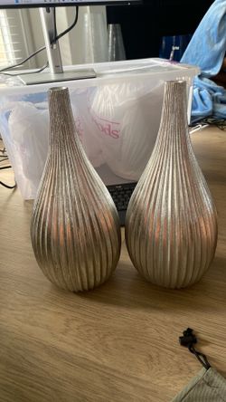 Silver vase set