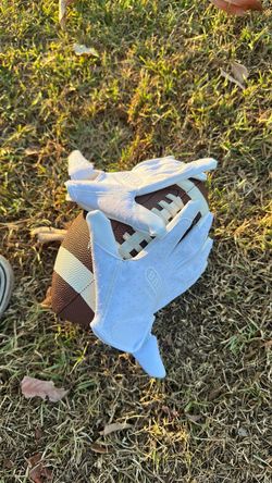 Battle youth football gloves