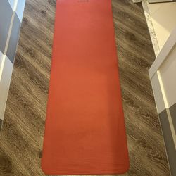 Yoga Exercise Foam Mat, Premium Gaiam Brand - Perfect Condition!