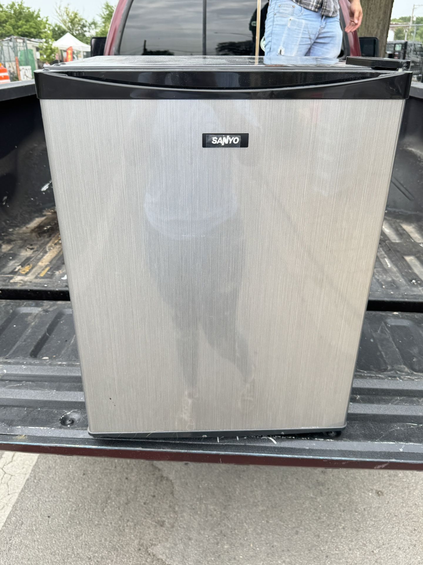 Sanyo Mini Fridge