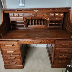 60" Rolltop Desk w Removable Hutch