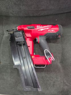 Milwaukee M18 FUEL 21 Degree Framing Nailer  (Tool-Only)