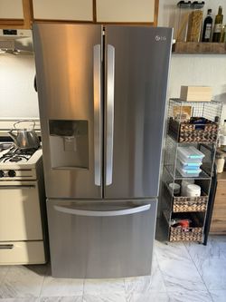 LG Fridge - 22 cu ft - EXCELLENT CONDITION (Sunland)