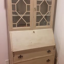 Armoire Antique  