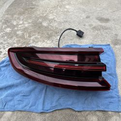 2015-2018 PORSCHE MACAN OEM LEFT REAR DRIVER SMOKED TAIL LIGHT LAMP