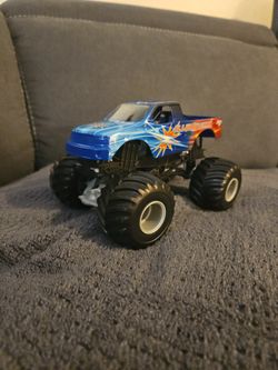 Big Hotwheels/Monster Jam Illuminator Monster Truck