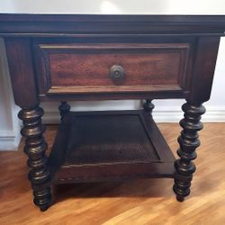 Solid Wood End Tables (Set of 2) – Classic Style