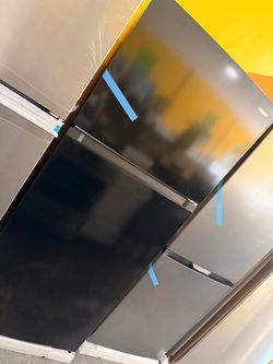 Top freezer black for apartment 28”