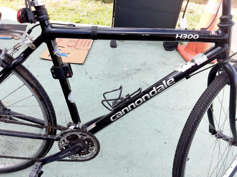 Cannondale 700 Size Tires. Mountain bike For People Over 6 Feet Tall