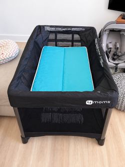 4moms foldable travel portable crib / play pen