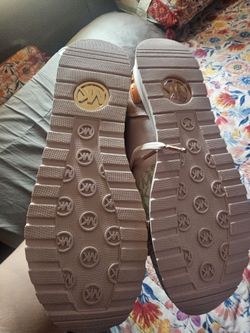 Micheal Kor Shoes Size 9 half New 