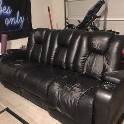 Plaid Sofa for Sale in Sun City, AZ - OfferUp