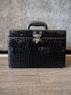 Black Cosmetic Case