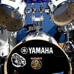 Yamaha drum Set.