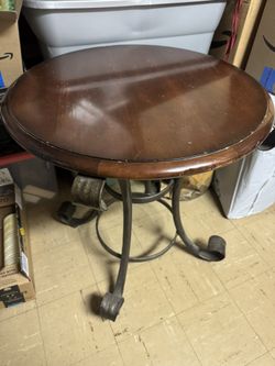 MILLING ROAD Round Table Made In Colombia Cast Iron & Mahogany HEAVY!!