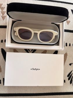 Sutyo Prism Veil Smart ColorShift Sunglasses – UV400, Magnetic Charging