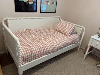 Crate and Barrel Jenny Lind Twin Daybed