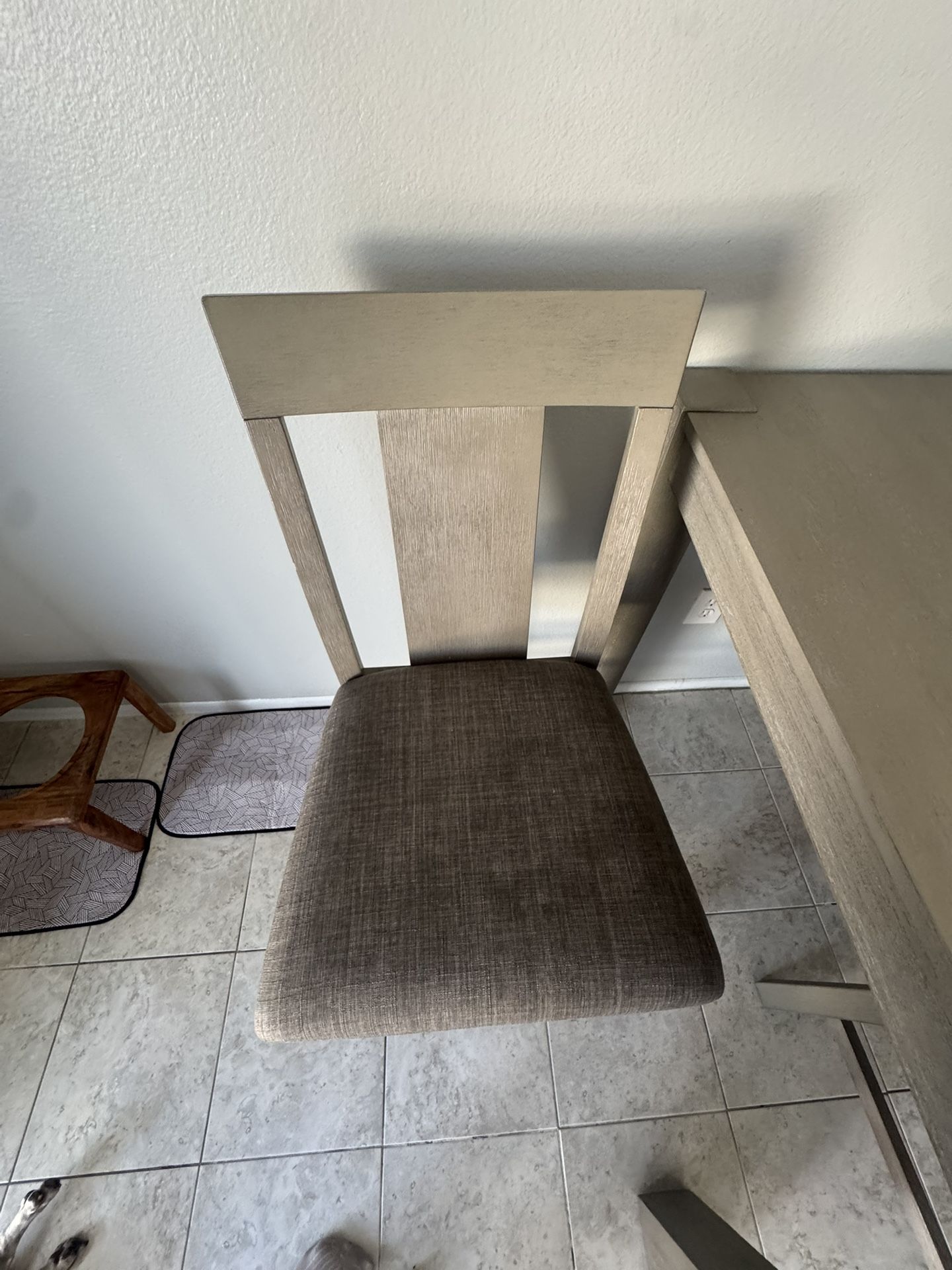Dinning Table 