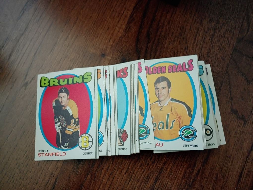 Vintage 1972 Hockey Cards