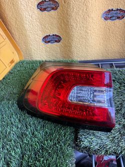 2016 Jeep Cherokee left side tail light