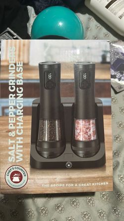 Salt and pepper grinder