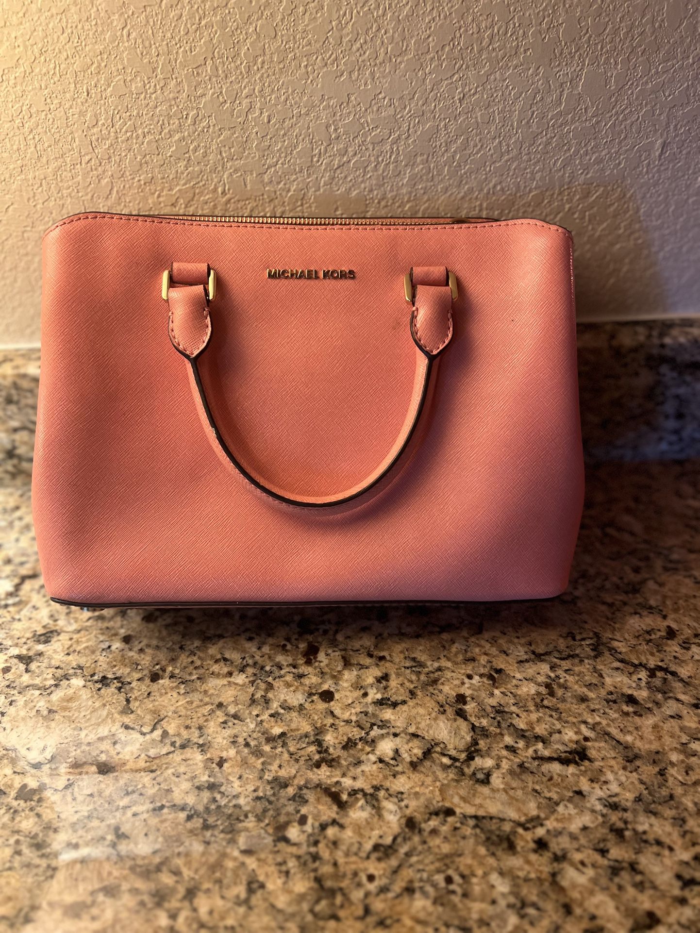 MICHAEL KORS SAVANNAH PEACH LEATHER MEDIUM PURSE/CROSSBODY