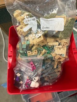 Box of Lego parts Lego Harry Potter