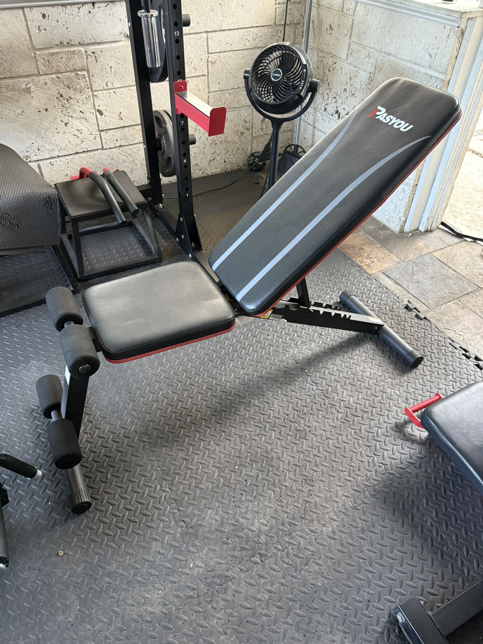 Weight Lifting Bench!! Barely Used