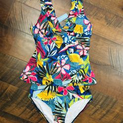 Adorable 2pc Bright, Fun, Adorable  Size Medium Tankini
