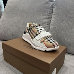Burberry Shoes