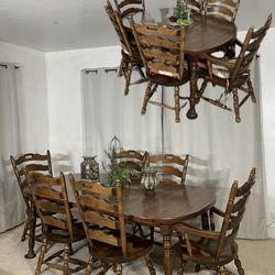 Extendable Dining Table & 6 Chairs  THEY DON’T MAKE THEM LIKE THIS ANYMORE ! 20 PIECE SET