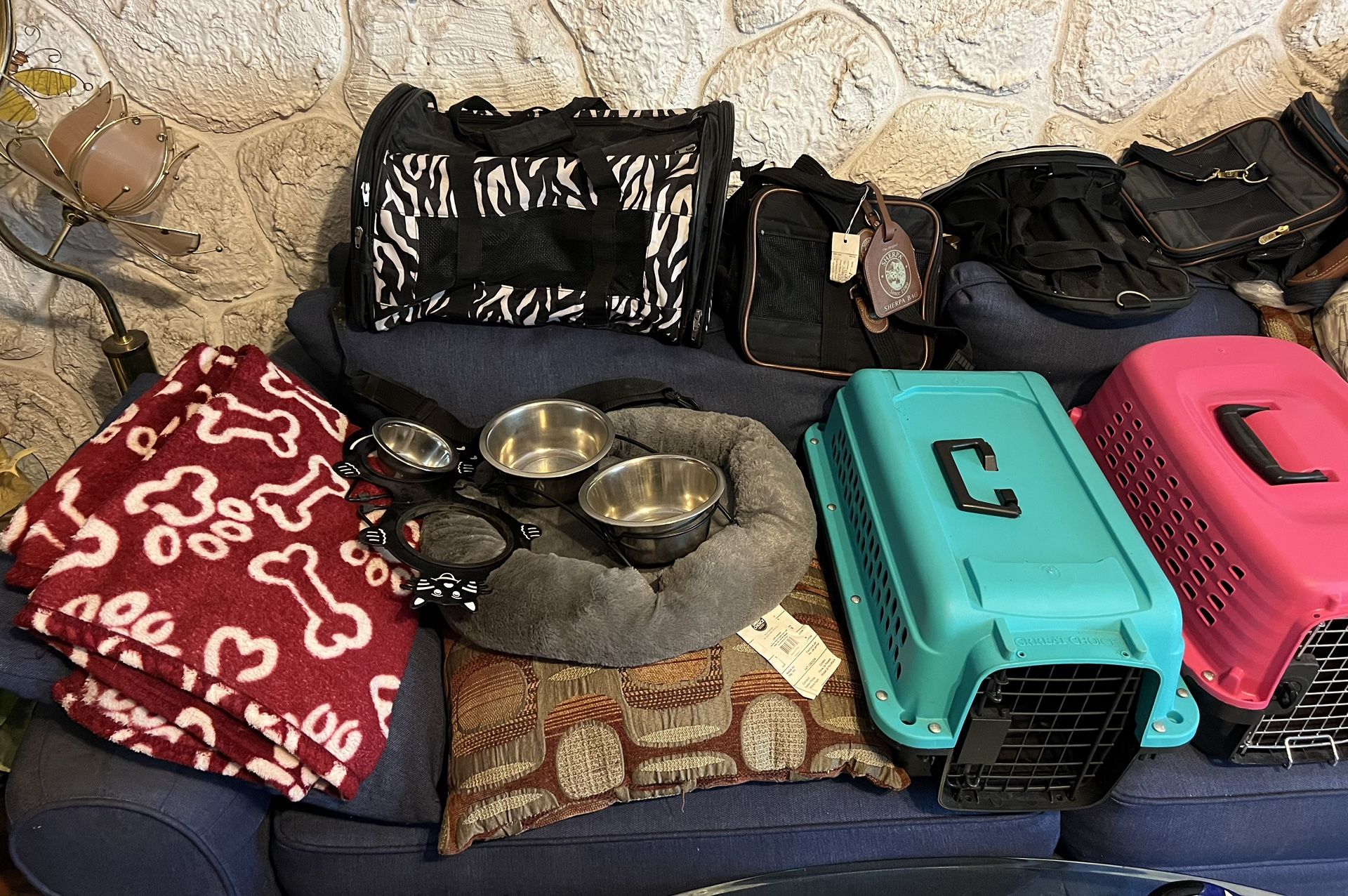 Pet supplies